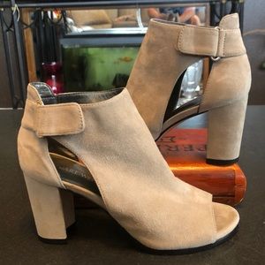 Stuart Weitzman ankle strap heel suede Worn once!